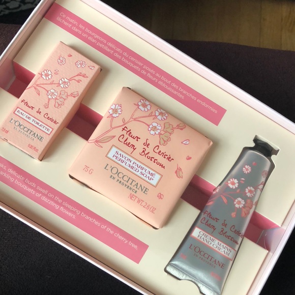 Loccitane Fleurs De Cerisier Boxed Gift Set Nwt